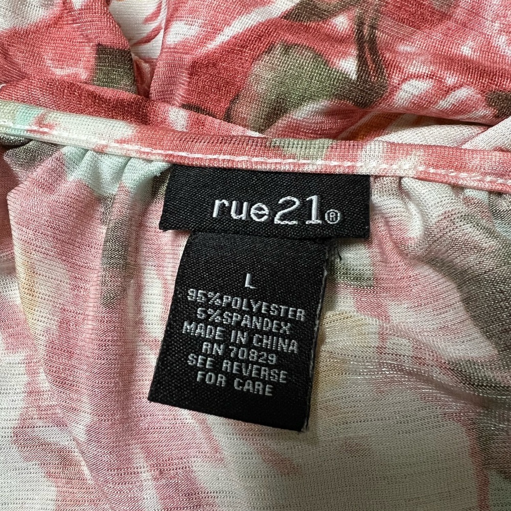 Floral button down top - Picture 3 of 3